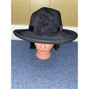 Women OS 100% wool brim hat w/satin ribbon w/  floral appliqué on front of hat